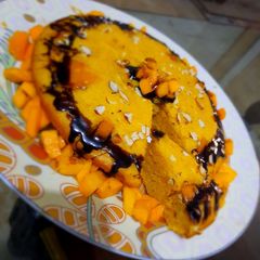 A picture of Eggless Mango cake.