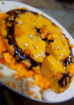 A picture of Eggless Mango cake.