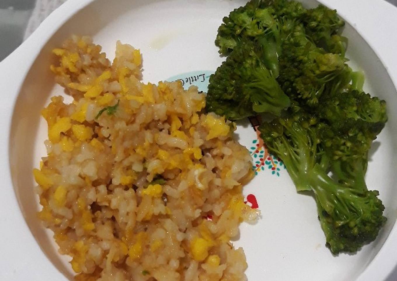 Nasi Goreng dan Brokoli Rebus - Mpasi 1th
