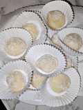 Beijinho (brigadeiro branco)