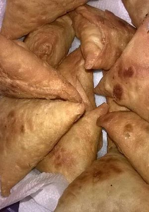 A picture of Samosas.