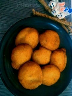 তেলের পিঠে (teler pithe recipe in bengali) রেসিপির প্রধান ছবি
