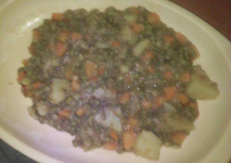 Recipe of Any-night-of-the-week Tried cooking greengrams with potatoes,