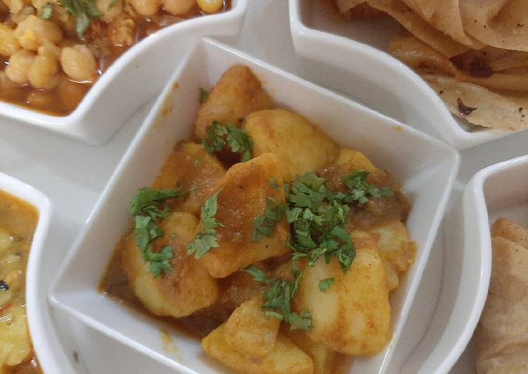 Hi-tea snacks (Khatiwari aloo)