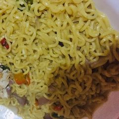 A picture of Noodles.