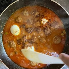 A picture of Koftay.