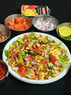 ઇન્સ્ટન્ટ સૂકી ભેળ (Instant Dry Bhel Recipe In Gujarati) રેસીપી મુખ્ય ફોટો