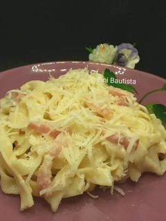 Una foto de Pasta fresca fetuccini a la carbonara