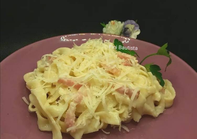 Pasta fresca fetuccini a la carbonara