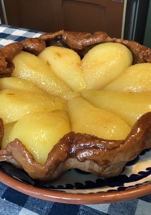 Une photo de Tarte renversée « fleur de poires » pâte brisée chocolat