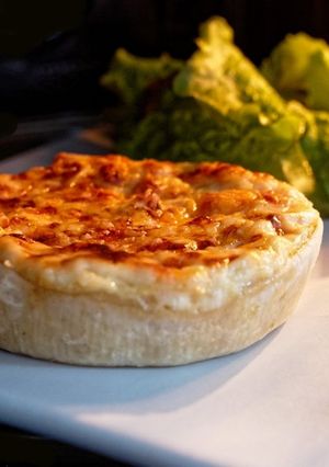 Une photo de Quiche à l'oignon et dés de poulet au Cook Expert