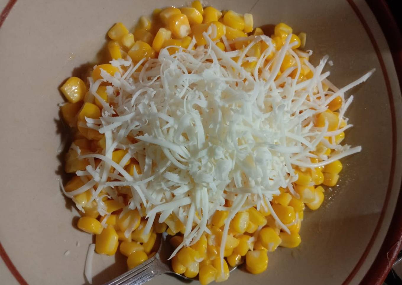 Jasuke (jagung susu keju)