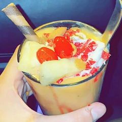 A picture of Mango mastani.