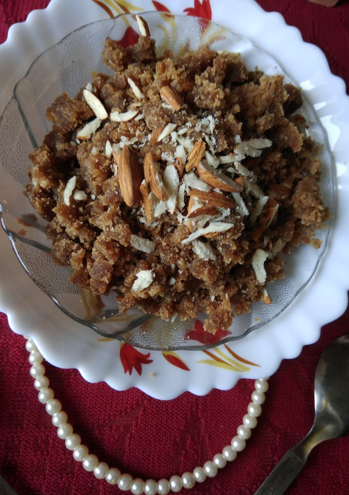 आटे का शीरा (Aate ka sheera recipe in Hindi) रेसिपी मुख्य फोटो