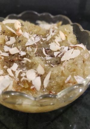 દૂધી નો હલવો(Dudhi Halwa Recipe inGUJARATI) રેસીપી મુખ્ય ફોટો