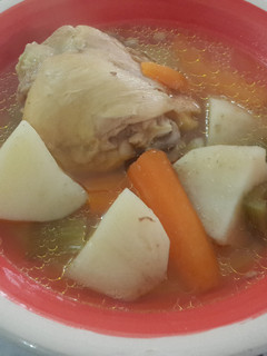 Una foto de Caldo de pollo para el frío 🐔❄