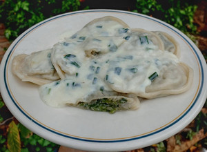 Una foto de Salsa blanca con cebolla de verdeo para acompañar pastas