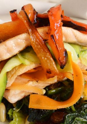 Una foto de Lasaña de salmón y verduras