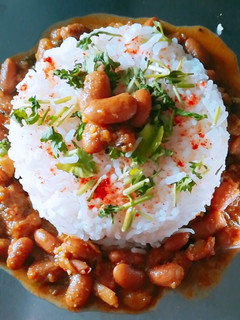 A picture of Rajma-chawal.