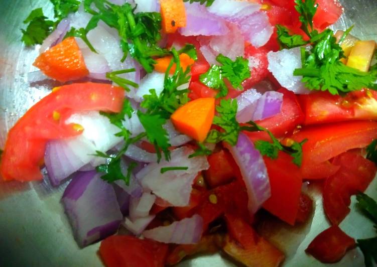 Step-by-Step Guide to Make Speedy Onian tomato carrot salad