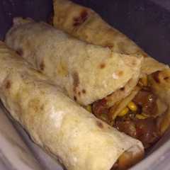 Una foto de Tacos de carne Los mejores!!🐷