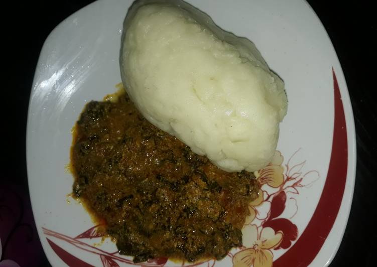 Egusi soup with pounded yam