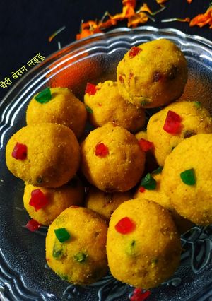 चैरी बेसन लड्डू (cherry besan ladoo recipe in Hindi) रेसिपी मुख्य फोटो
