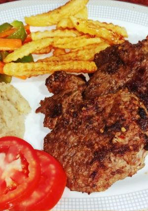 A picture of Beef steaks platter.