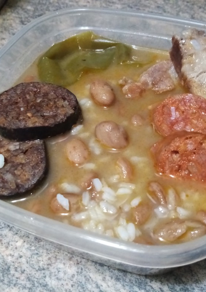 Una foto de Alubias pintas con arroz en olla rápida