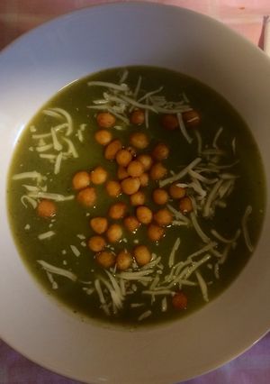 Sajtos brokkolikrémleves recept fotója