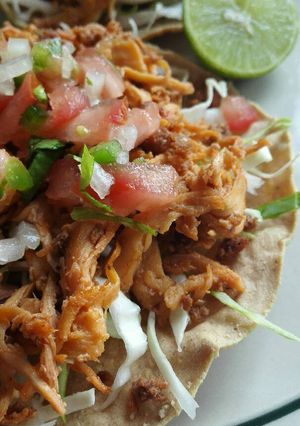Una foto de 💠Tostadas de choripollo💠