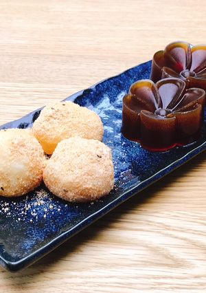 A picture of Simple Childhood Afternoon Snack: Winter Melon Tea Agar Jelly and Peanut Mochi.