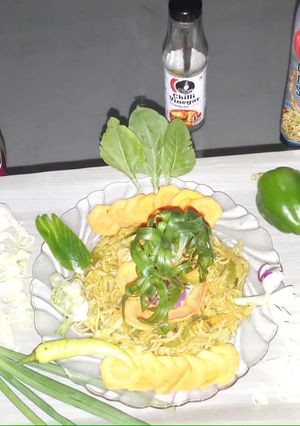 પાલક નૂડલ્સ(palak noodles recipe in Gujarati) રેસીપી મુખ્ય ફોટો