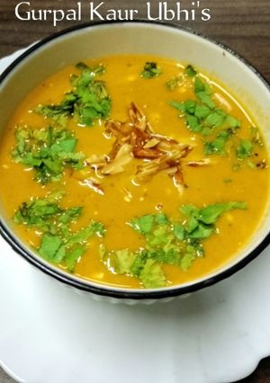 A picture of 🥕✨ Creamy Carrot, Green Chilli & Basil Soup 🌿.