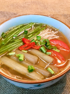 Hình của món Canh bông súng nấu sấu non.