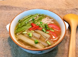 Hình của món Canh bông súng nấu sấu non.