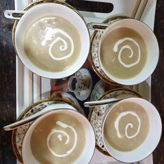 A picture of #Cauliflower almonds Soup.