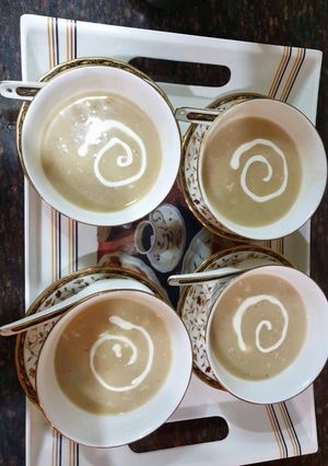 A picture of #Cauliflower almonds Soup.