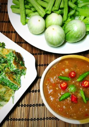 รูปของ น้ำพริกกะปิ ไข่ชะอม