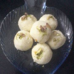 A picture of Malai - laddoo.