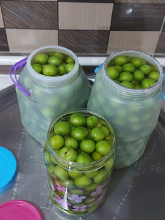 عکسی از دستور ترشی گوجه سبز 😋