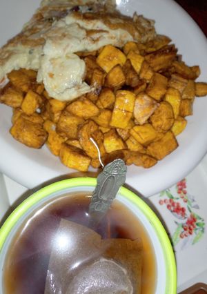 A picture of Fried plantain and eggs.