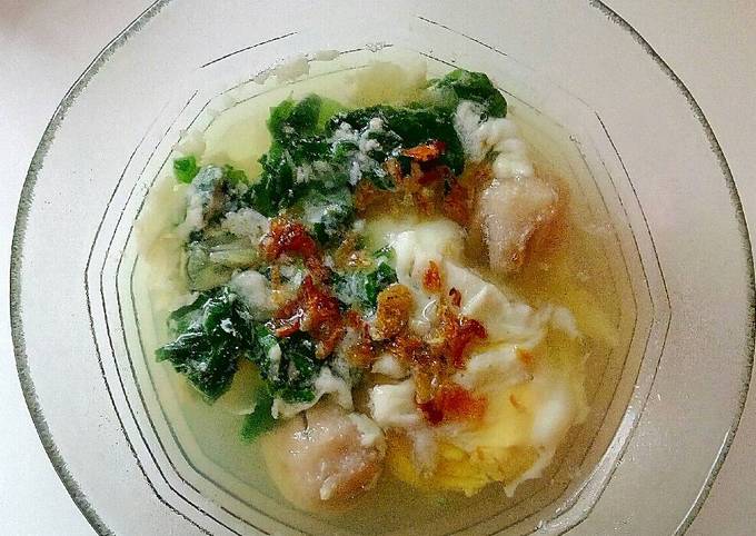 Menu balita sup telur bayam