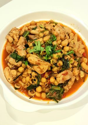 รูปของ ผัดต้มยำแห้ง ไก่ กับ ถั่วลูกไก่ 🐔🐥 low carb high protein