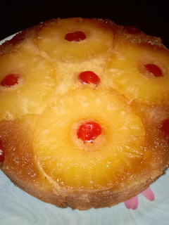 A picture of "Pineapple upside down cake".