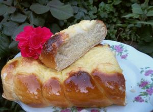 Una foto de Trenza dulce, con crema pastelera 💖🤤 fácil y súper esponjosa