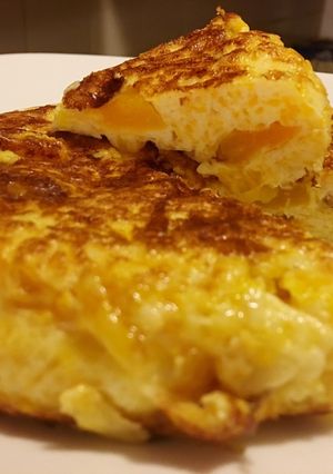 Una foto de Tortilla de calabaza y queso fit