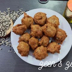 A picture of Kaali Maash Bhajiye.