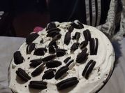 Una foto de torta oreo chantilly