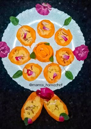 A picture of Stuffed Mango kulfi.